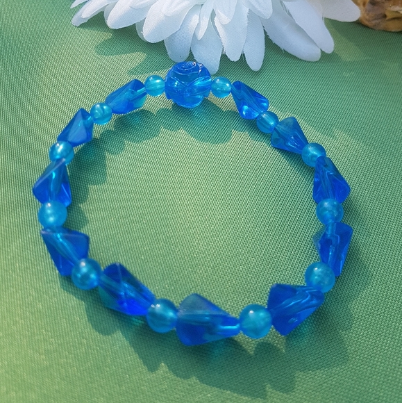💙🌹 Dark Blue Rose Glow Bracelet - Picture 2 of 5